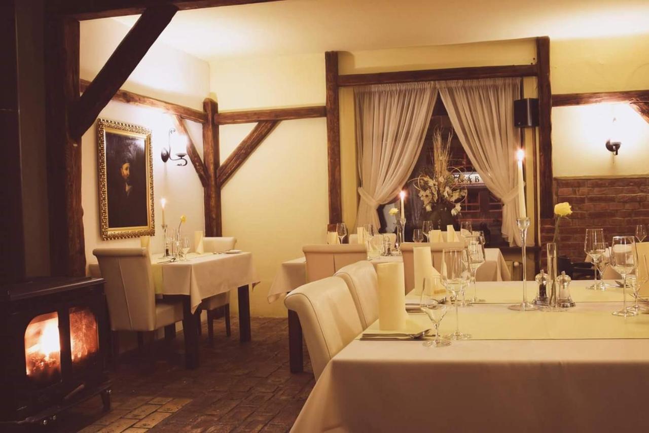 Barock Restaurant & Pension Topoľčany Exteriör bild